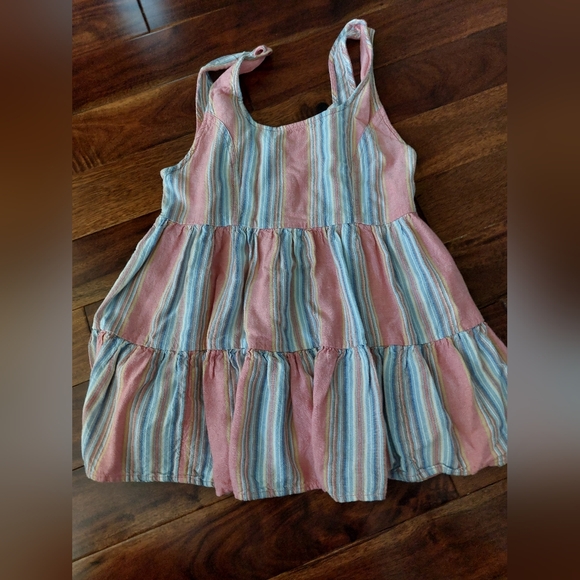 Flowy tank top. - Picture 2 of 3